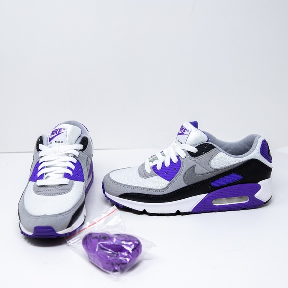 NEW Nike Women's Air Max 90 White Particle Grey Hyper Grape Black Sneakers Shoes - Picture 1 of 4